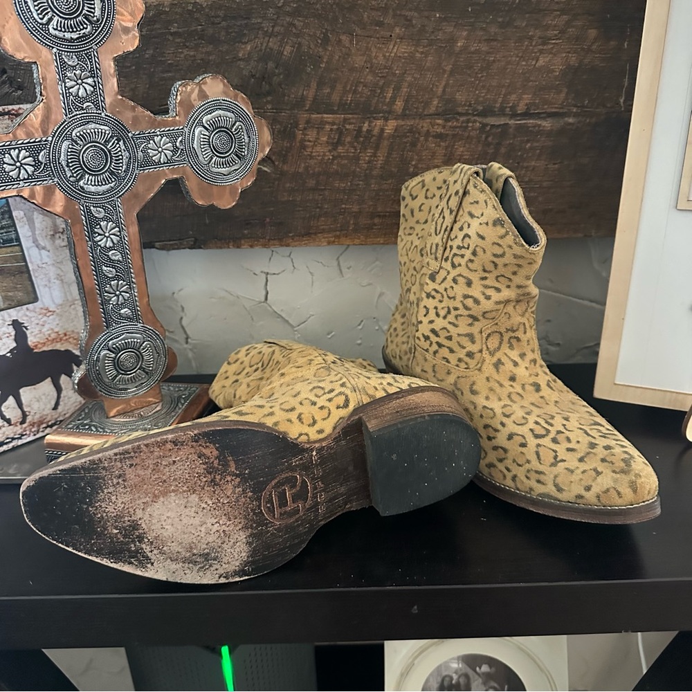 Roper Leopard Print Ankle Boots - Picture 6 of 9